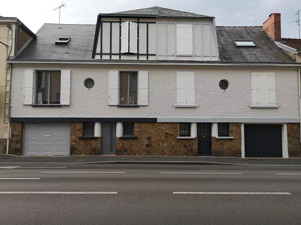 realisation-ravalement-facade-larochesuryon-favreau-peinture (4) realisation-ravalement-facade-larochesuryon-favreau-peinture (4)