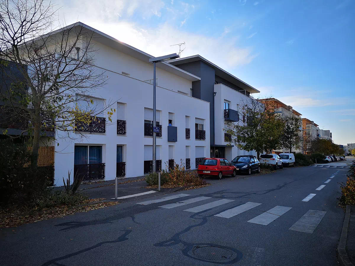 realisation-ravalement-facade-larochesuryon-favreau-peinture (5) realisation-ravalement-facade-larochesuryon-favreau-peinture (5)